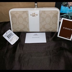 💯NWT💯WHITE COACH SIGNATURE ACCORDION WALLET💯